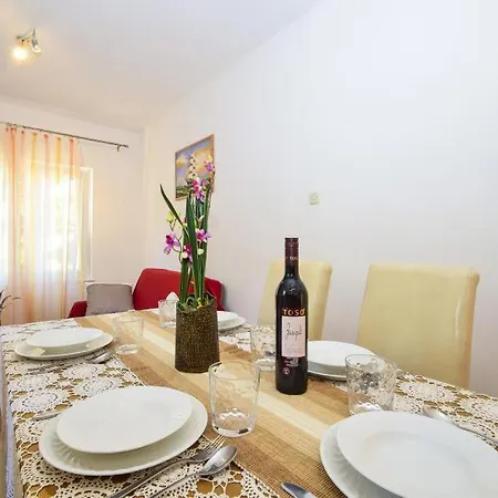 5130b Apartamento Tisno